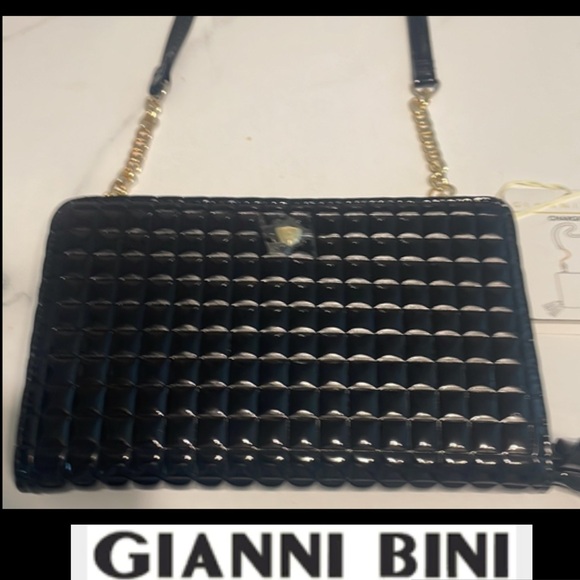 Gianni Bini NWT🖤 Charged up purse with Power Bank - Picture 1 of 17